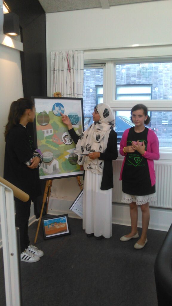 Her bliver vandets veje formidlet og tilhørerne fik svære spørgsmål som de øvrige elever var bedst til at svare på.